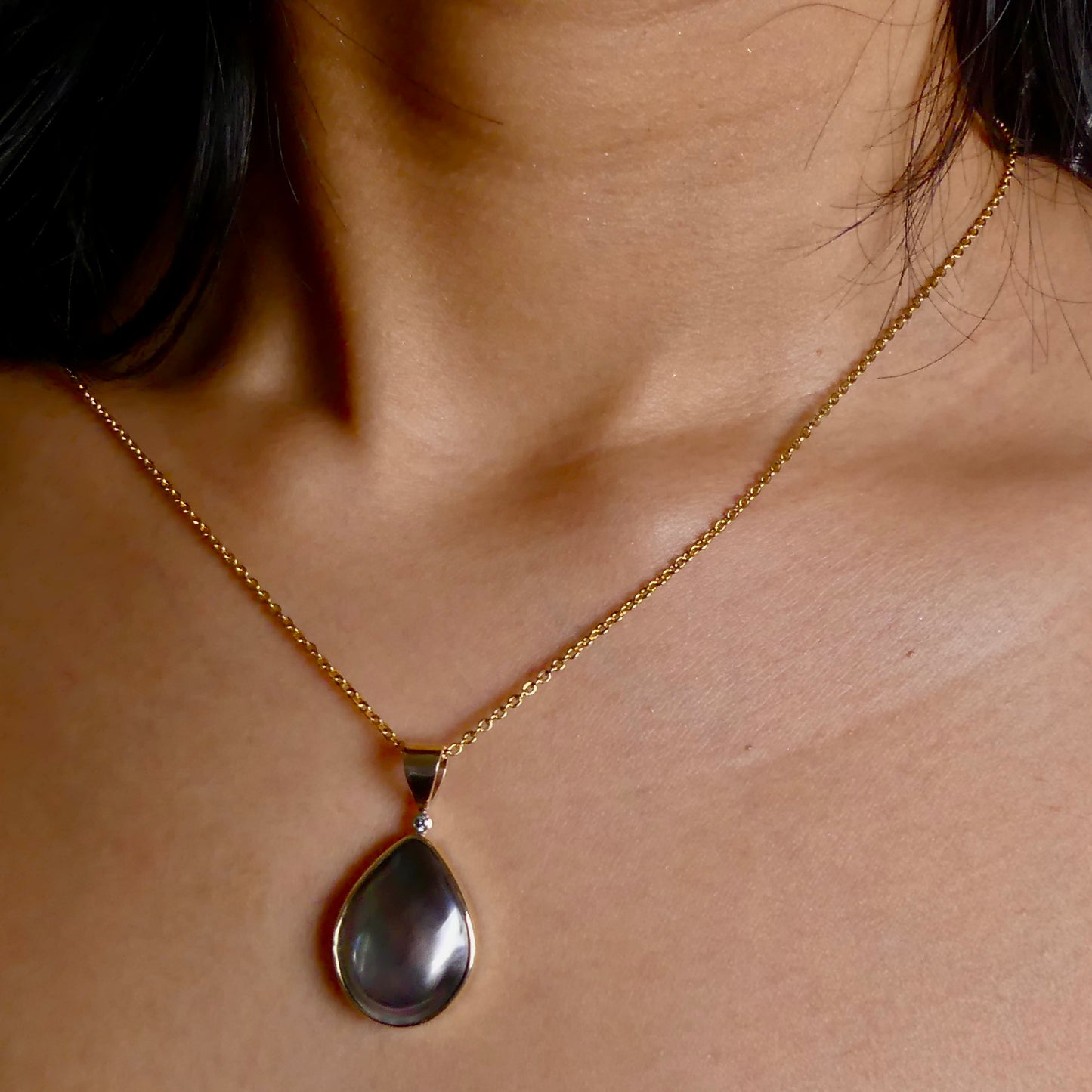 Stunning Australian Abrolhos Island South Sea Mabe Black Pearl 9k Gold Pendant