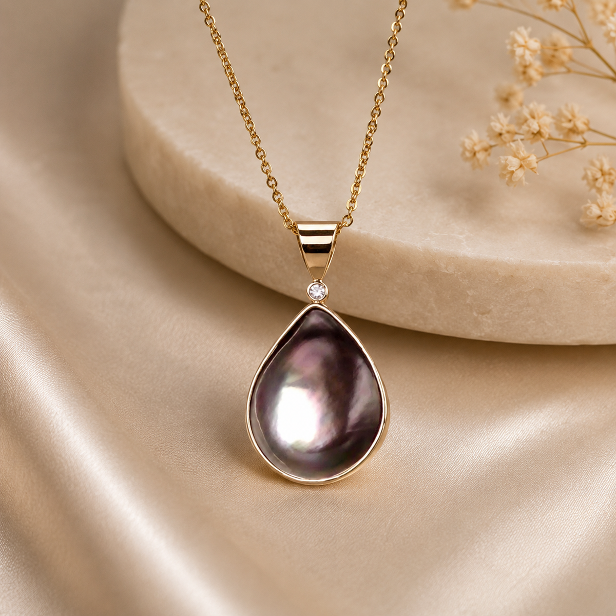 Stunning Australian Abrolhos Island South Sea Mabe Black Pearl 9k Gold Pendant