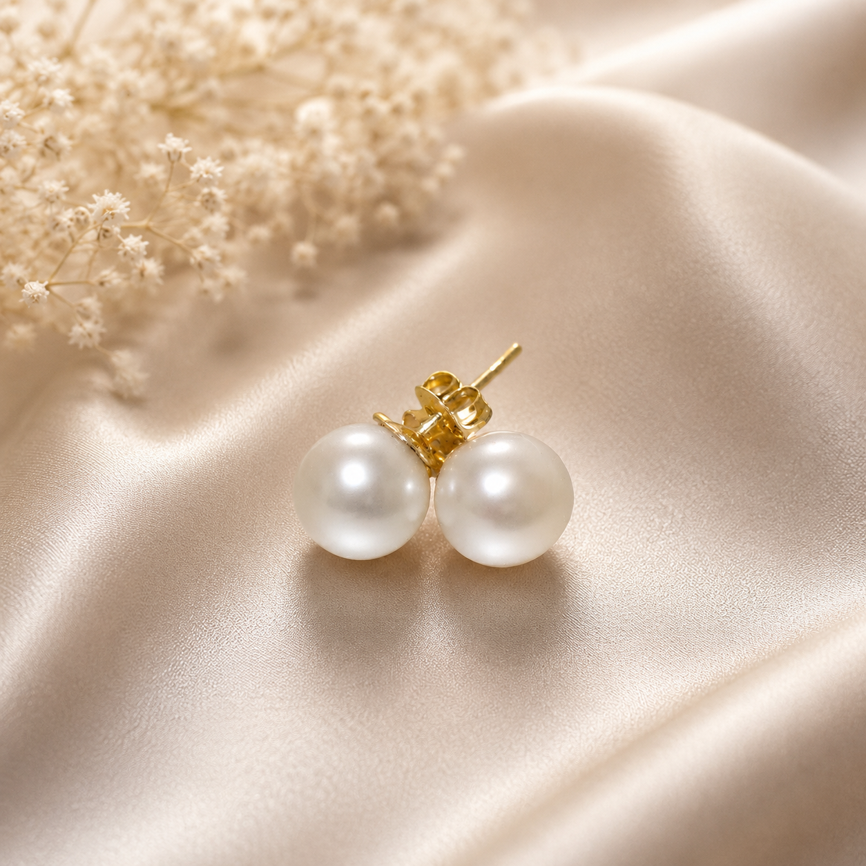 Beautiful South Sea Pearl 9k Gold Stud Earrings