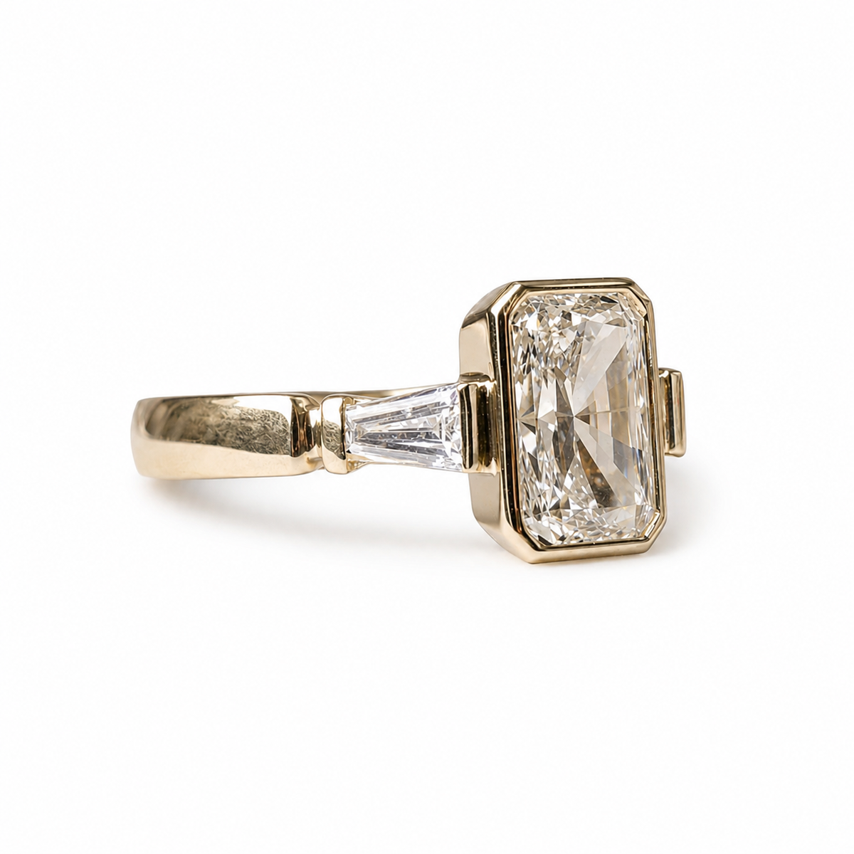 14K Gold 1.51ct Radiant-Cut Diamond Ring with Baguette Side Stones