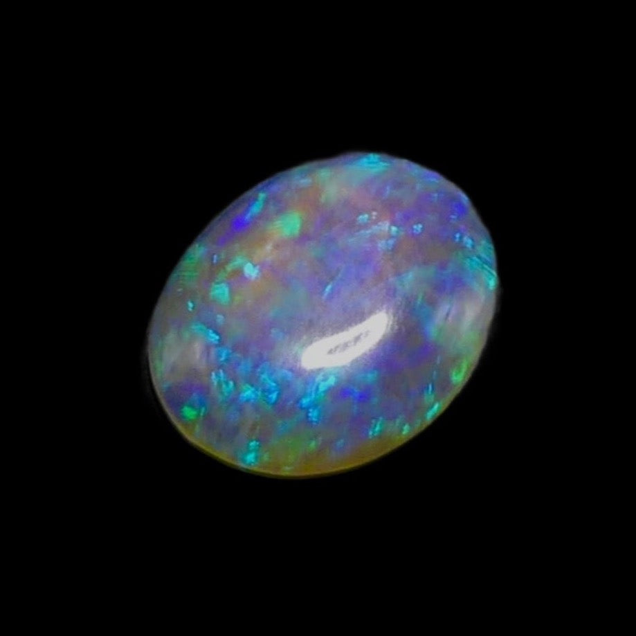 Lightning Ridge Crystal Opal – a mesmerizing gem that exudes an enchanting blend of bold blues, this opulent beauty showcases the splendor of nature.

Origin- Ethically mined in Lightning Ridge Australia

Weight- 1.7ct

Size- 11 x 9mm