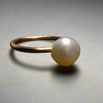 Handcrafted with a lustrous Keshi pearl, this 9k gold ring exudes elegance and sophistication. The unique shape of the pearl adds a touch of individuality, making it a stunning addition to any ensemble. Elevate your look with this luxurious and timeless piece.

Pearl- Keshi Saltwater Pearl

Setting- 9k Gold Handcrafted

Size- 5 1/4us

Handcrafted By Australian Artisans