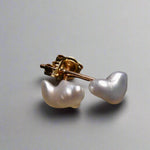 Elevate any outfit with our Elegant Keshi Pear 9k Gold Earrings. Crafted with expert precision and featuring stunningly unique Keshi pearls, these earrings are the perfect blend of timeless elegance and modern luxury. Add a touch of sophistication to your look.

Pearl- Keshi Saltwater Pearl

Setting- Handcrafted 9k Gold Stud Earrings

Handcrafted By Australian Artisans