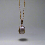 Elevate your style with our Stunning Keshi Pearl 9k Gold Pendant. Crafted with expert precision and adorned with a exquisite Keshi pearl, this pendant exudes elegance and sophistication. Made with high quality 9k gold, it's a timeless piece that adds a touch of luxury to any outfit.

Pearl- Keshi Saltwater Pearl

Setting- Handcrafted 9k gold

Chain- 9k Gold 45cm in length

Handcrafted By Australian Artisans