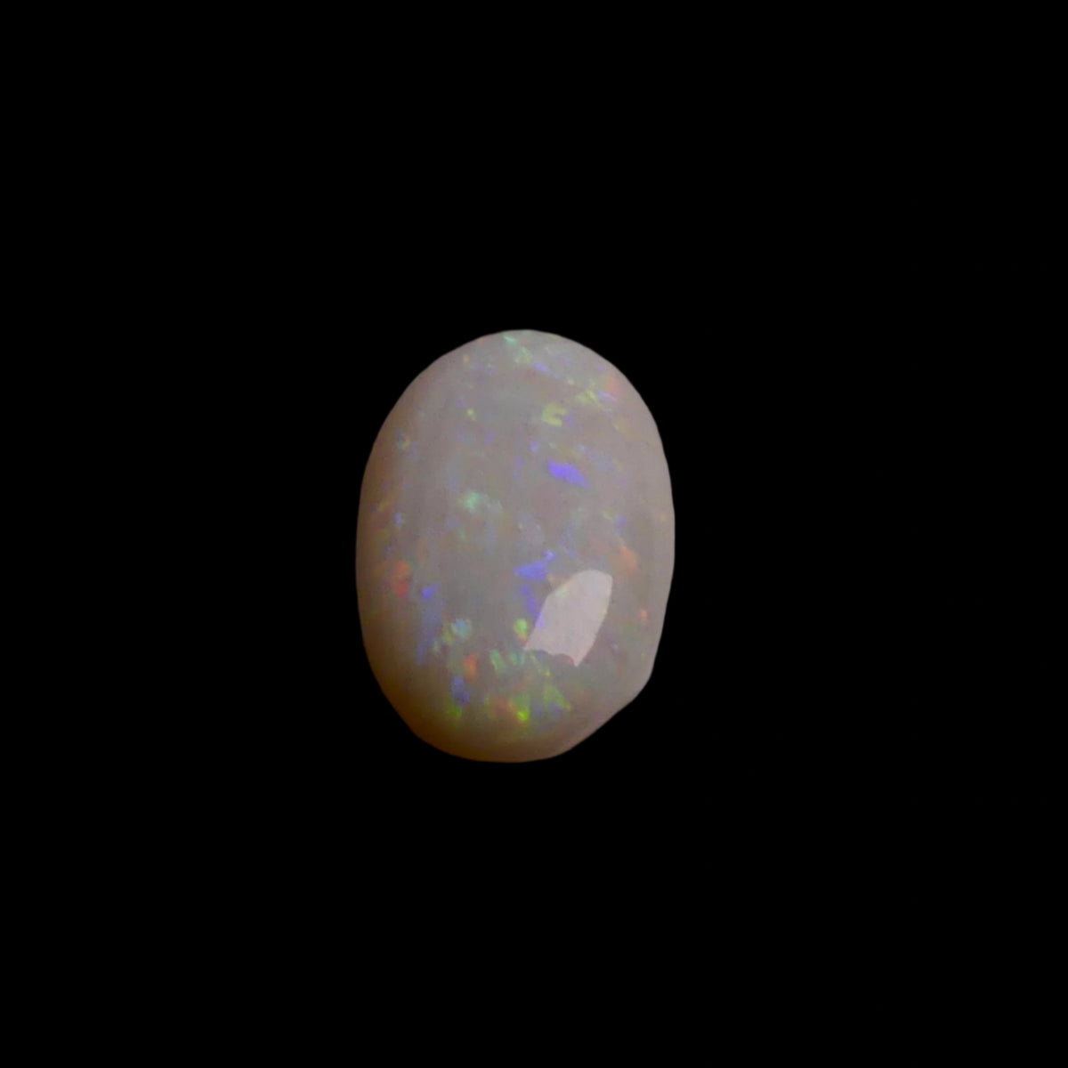 Experience the captivating beauty of this 2.9-carat Coober Pedy opal, renowned for its vivid colors and exceptional clarity. Add a touch of Australian brilliance to your collection with this stunning gemstone.