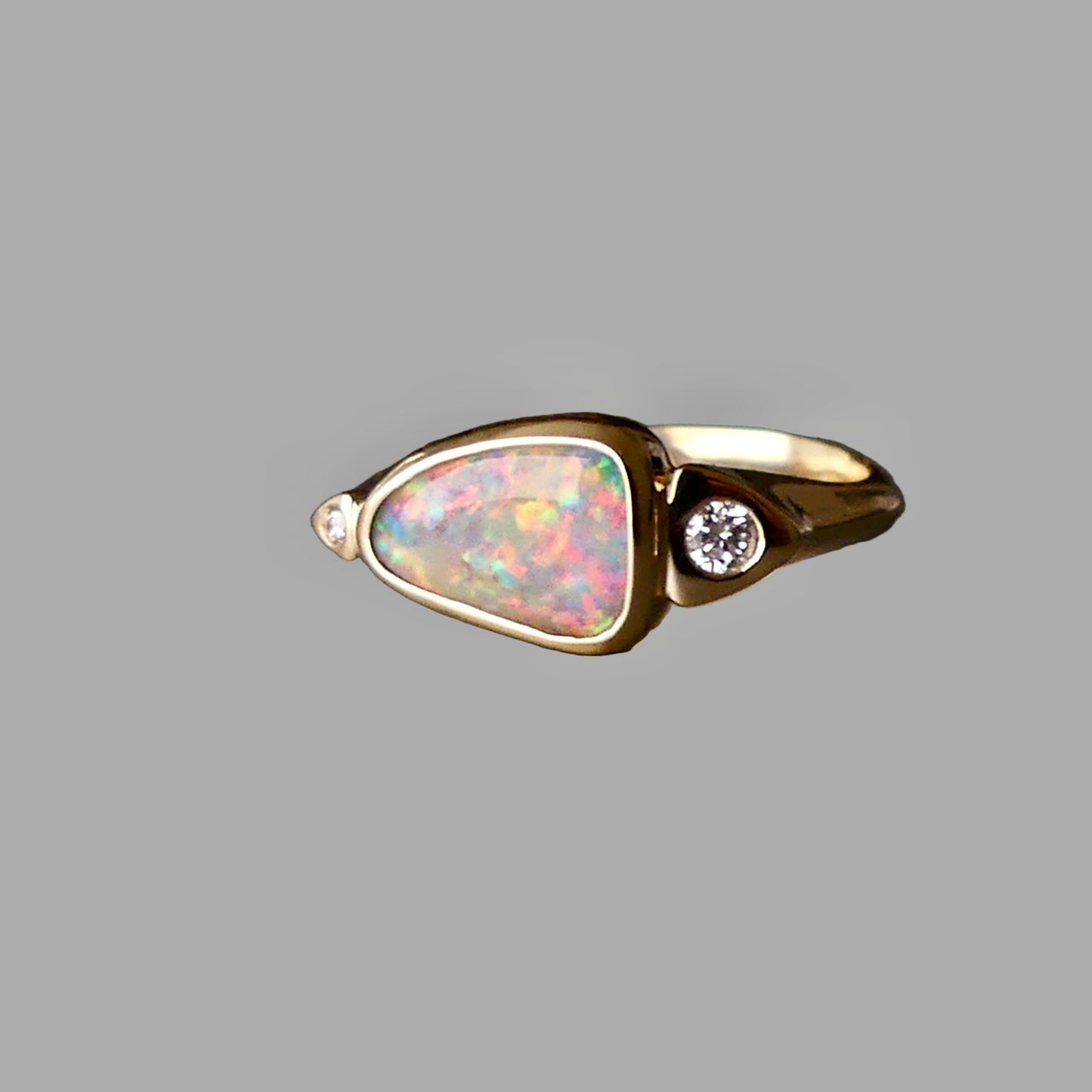 Sensational 18k Gold Australian Boulder Opal Ring