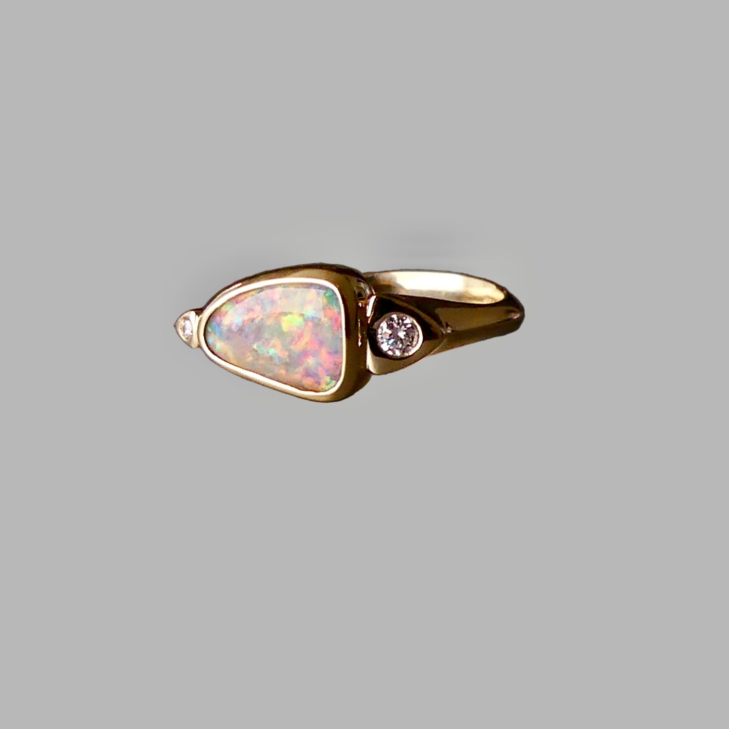 Sensational 18k Gold Australian Boulder Opal Ring