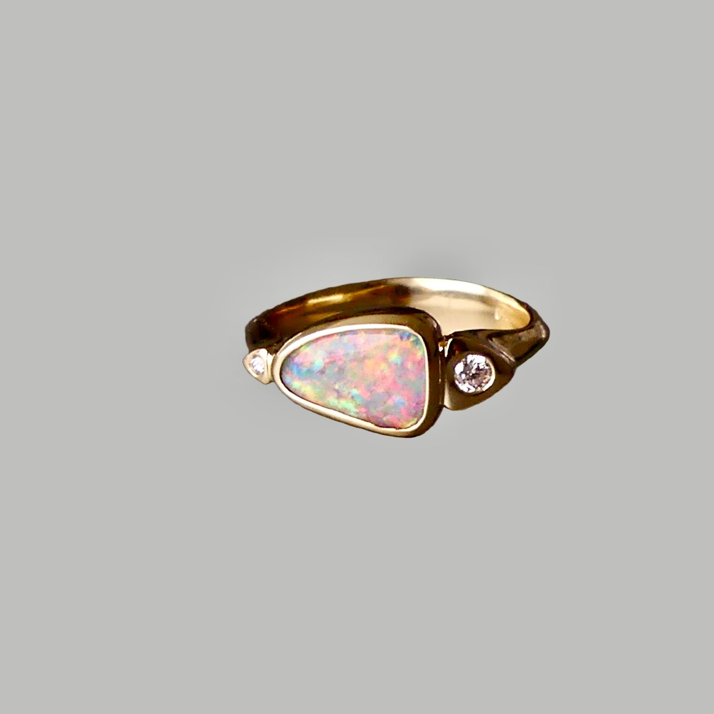 Sensational 18k Gold Australian Boulder Opal Ring