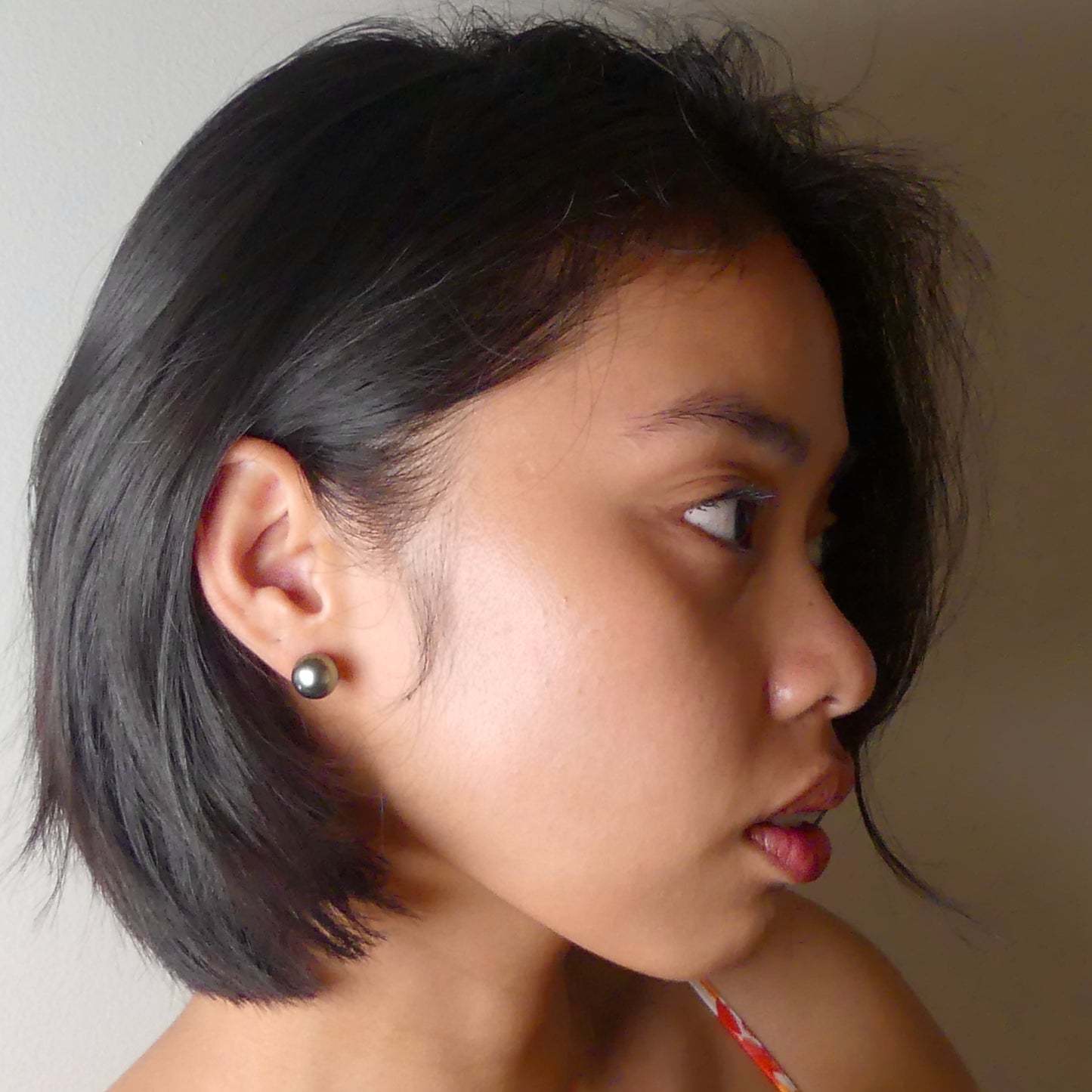 Stunning Tahitian Pearl 9k Gold Stud Earrings