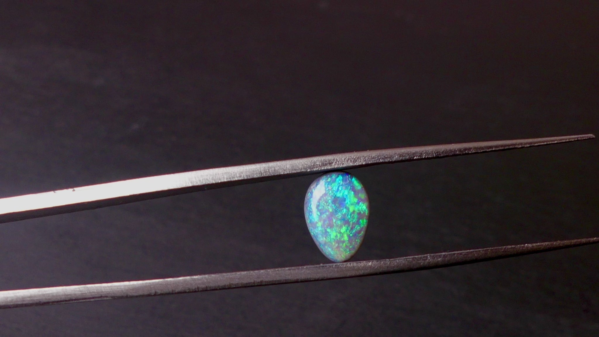 Experience the stunning 1.1ct Lightning Ridge Australian Opal's captivating play of color. This high-quality gemstone is ideal for a one-of-a-kind, attention-grabbing ring. Impress and stand out with this exceptional opal.

Origin- Lightning Ridge Australia

Opal Weight- 1.1ct Lightning Ridge Australian Opal

Size- 8 x 6 x 4mm

Body Tone- N6

Cut- Freeform Cabochon

Treatments- None- 100% solid Australian Opal

Perfect Ring stone for your next jewellery setting.
