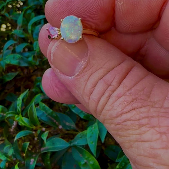 Discover our stunning 14k Gold Australian Crystal Opal Ring, sourced from Lightning Ridge, Australia. Experience its enchanting play-of-color.

Origin- Lightning Ridge Australia.

Opal Weight- 1ct Australian Crystal Opal

Setting- 14k Gold Claw Setting

Accent Stone- Pink Sapphire

Ring Size- 6 1/2us 

Handcrafted and designed by Australian Artisans