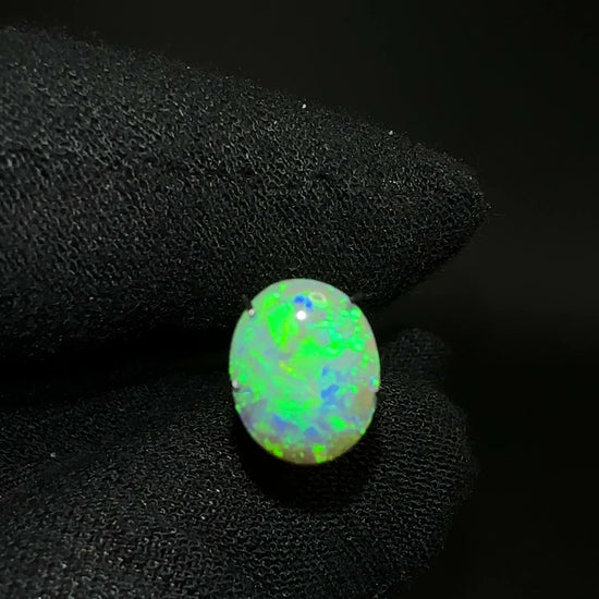 Indulge in this crystal opal from Lightning Ridge, showcasing vivid greens and unparalleled brilliance. Perfect for any setting.

Origin- Ethically mined in Lightning Ridge Australia

Weight- 1.9ct

Size 11 x 9mm